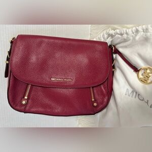Michael Kors light wine Messenger Bag Crossbody Shoulder Pebble Leather EUC